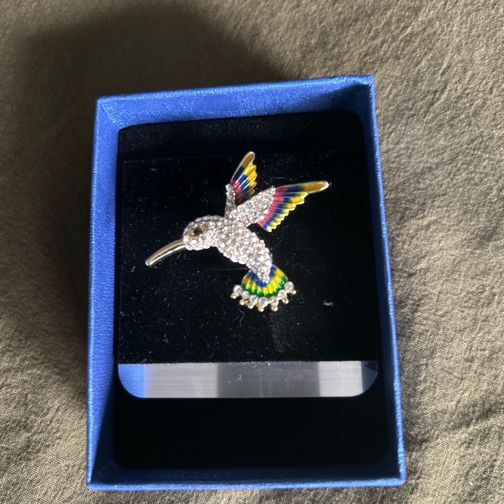 Crystal Hummingbird Brooch - Multicolor - Picture 4 of 4
